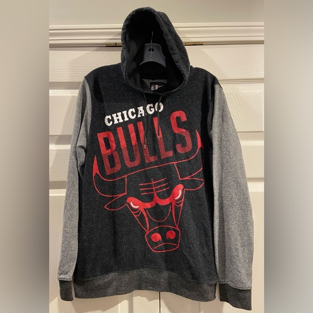 Chicago Bulls NBA Black Hoodie size Small